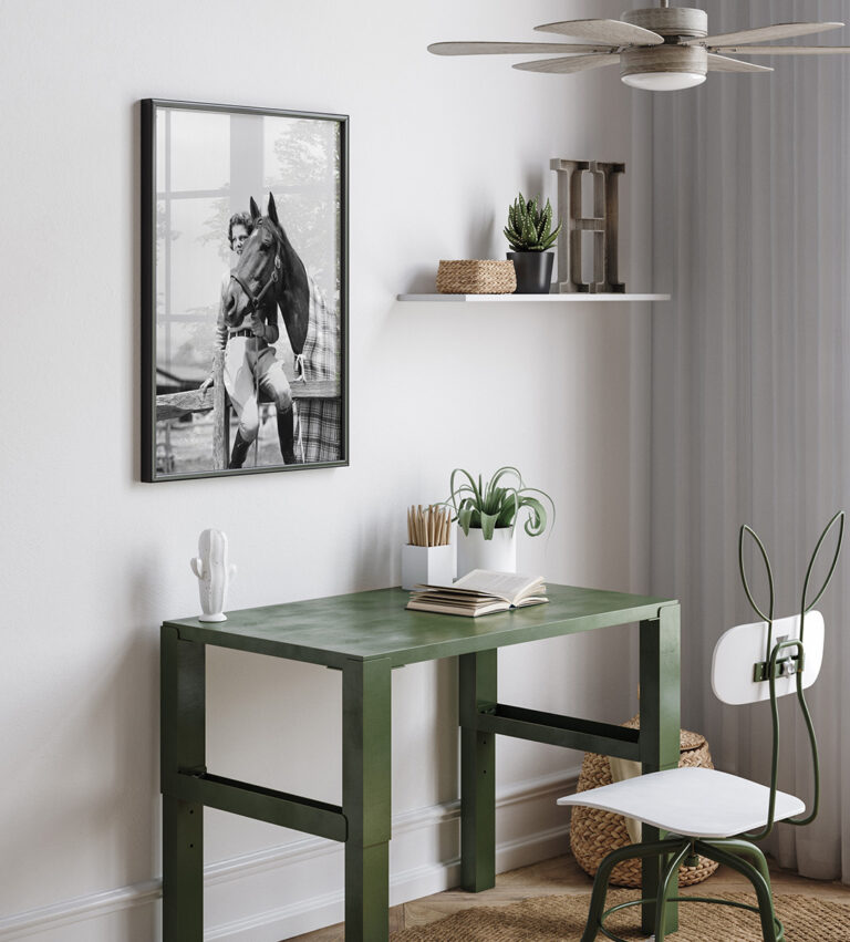 Kobieta z Koniem – Klasyczna Fotografia Jeździecka Plakat