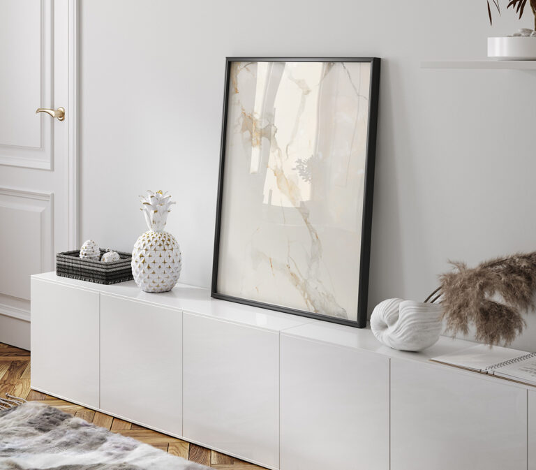 Marmur beżowy z szarymi i złotymi żyłkami – elegancki wzór kamienia Plakat